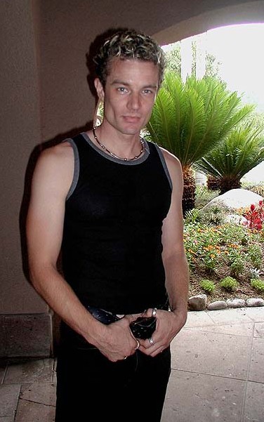 JamesMarsters.jpg (66654 bytes)